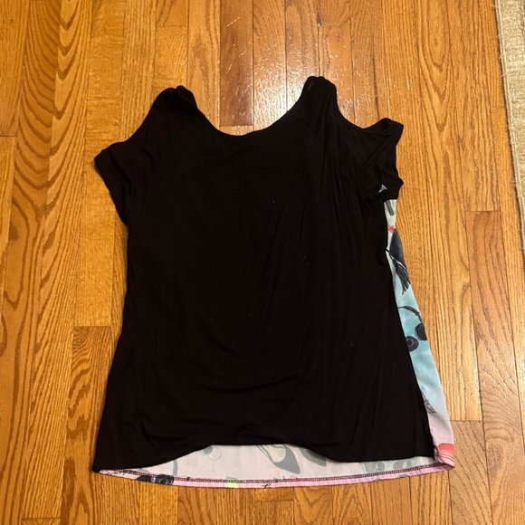 Women's Short Sleeve, cold shoulder Top - Black and Multicolor - Picture 5 of 5
